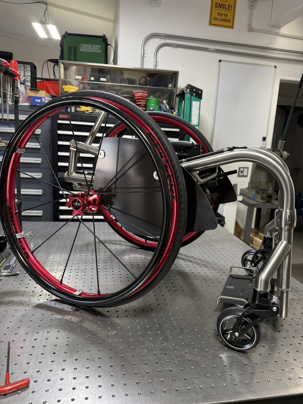 Red wheels and carbon fiber details
