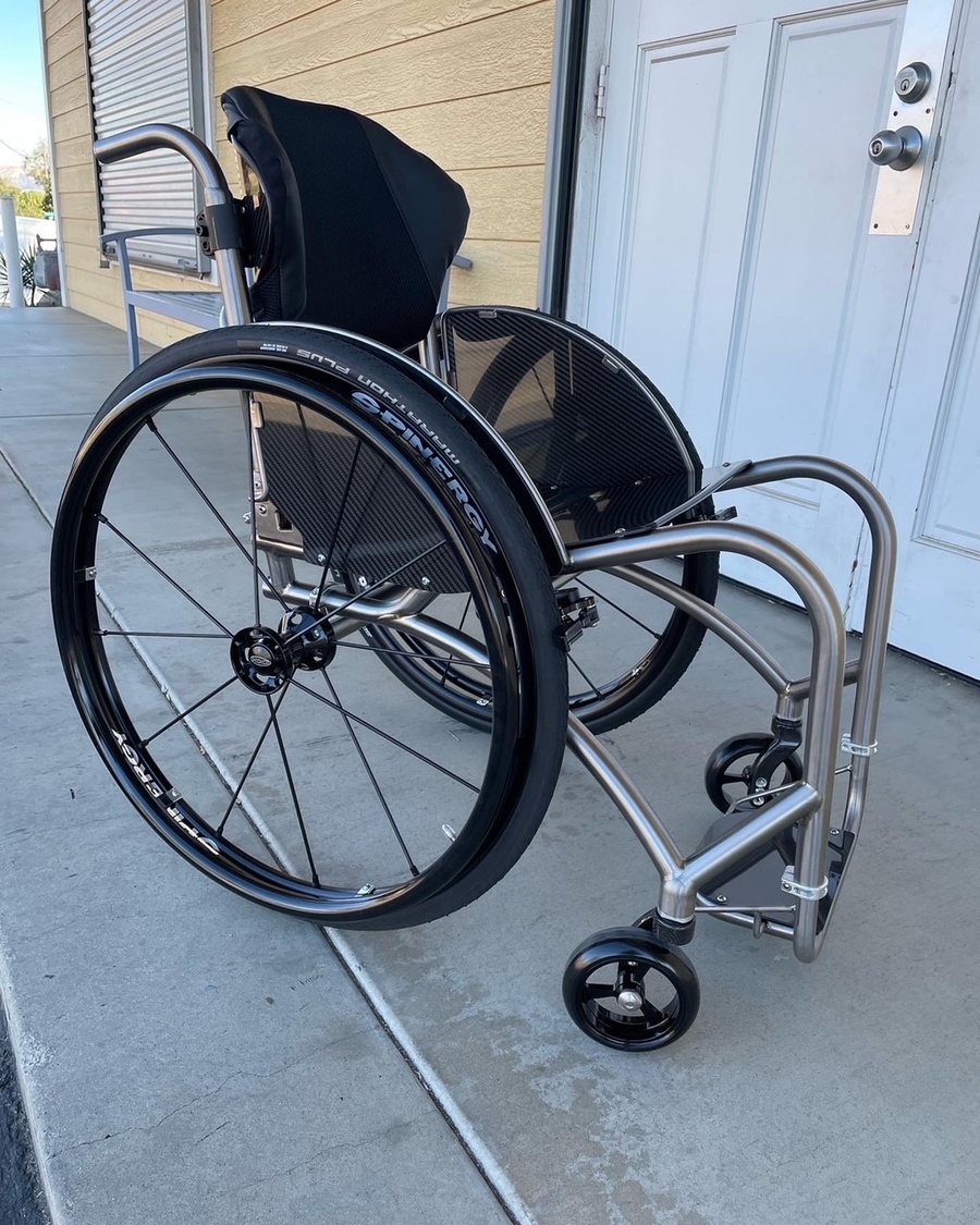 1" Closed Frame with Adjustable Center of Gravity
