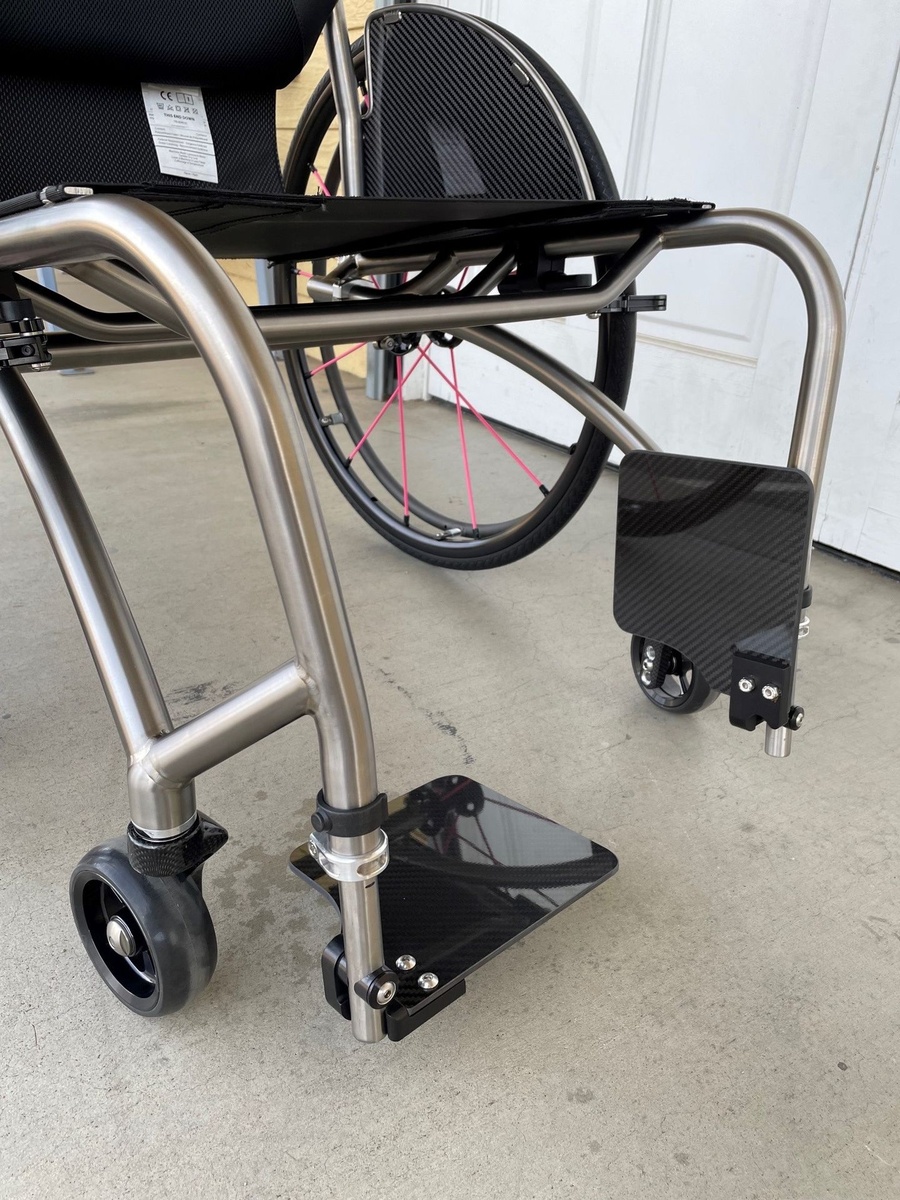 Flip-Up (side-flip) Footrest